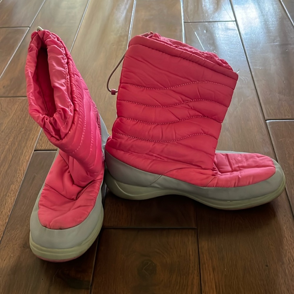 Girls Size 4 Pink Snow boots